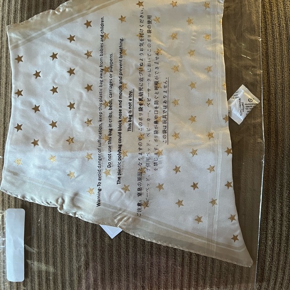 Coach Star Print Silk Diamond Scarf nwt in packaging - Picture 3 of 6